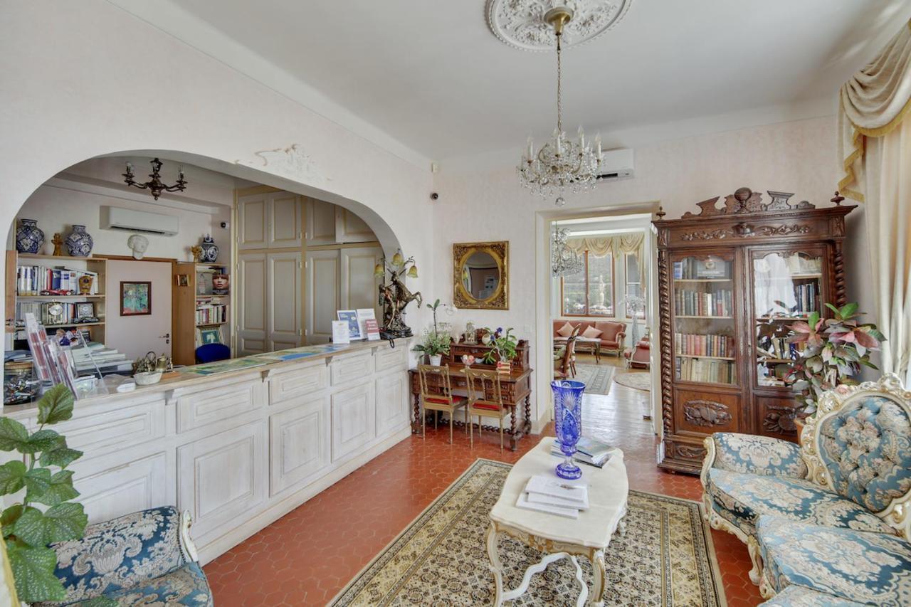 Le Chateau De Mei Lese La Croix-Valmer Bagian luar foto